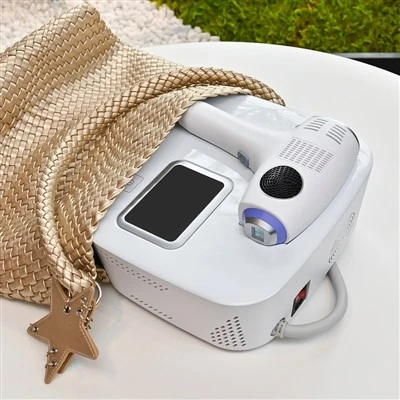 Macchina portatile per la depilazione con mini laser a diodi 755 808 1064nm Permanente indolore sicura al titanio con raffreddamento a ghiaccio
